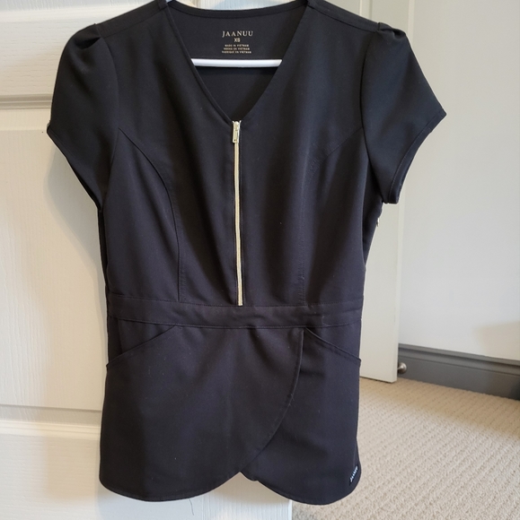 Jaanuu scrub tops - Picture 2 of 3